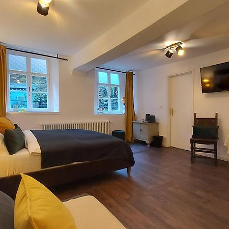 Manoir -1654- historisch schlafen in Monschaus Altstadt Zimmer foto