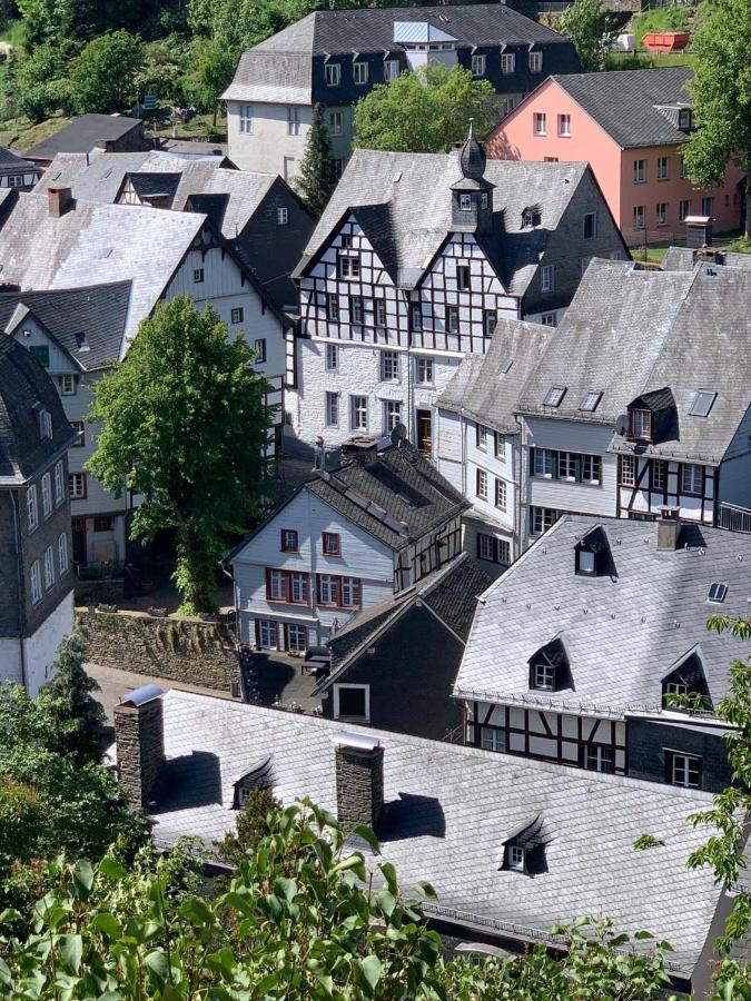 Manoir -1654- historisch schlafen in Monschaus Altstadt Exterior foto