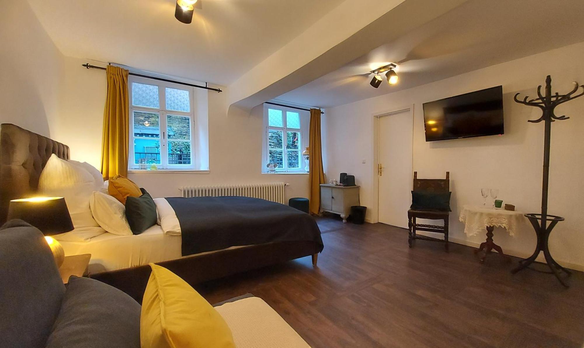 Manoir -1654- historisch schlafen in Monschaus Altstadt Zimmer foto