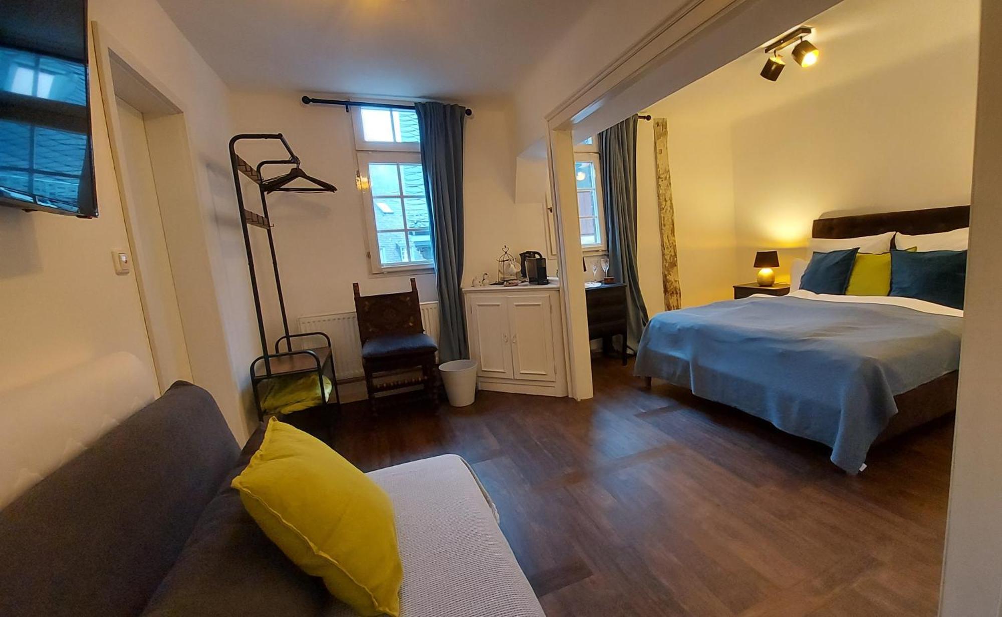 Manoir -1654- historisch schlafen in Monschaus Altstadt Zimmer foto